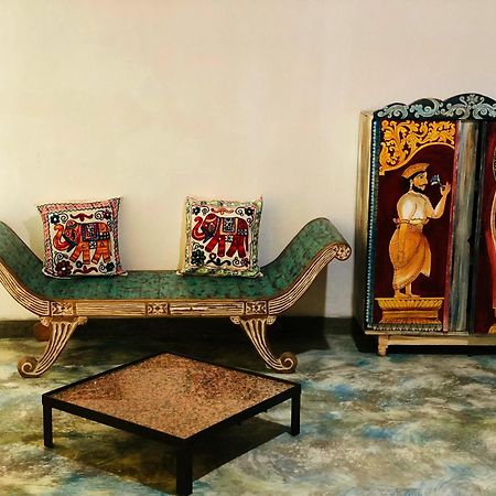 Barefoot Inn Канді Екстер'єр фото