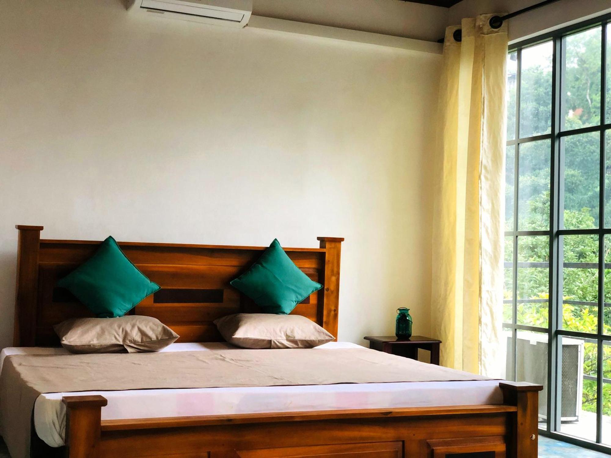 Barefoot Inn Канді Екстер'єр фото