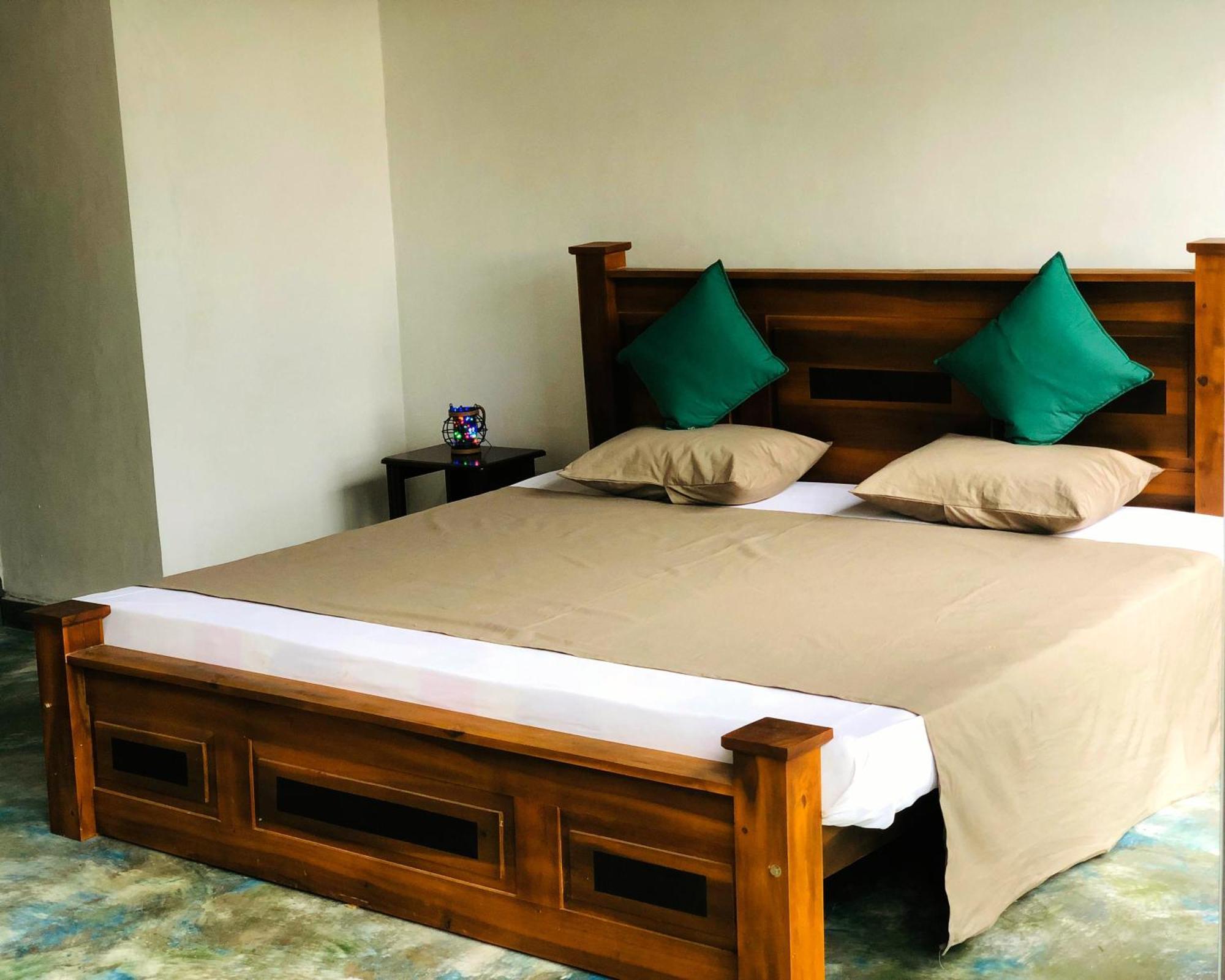 Barefoot Inn Канді Екстер'єр фото