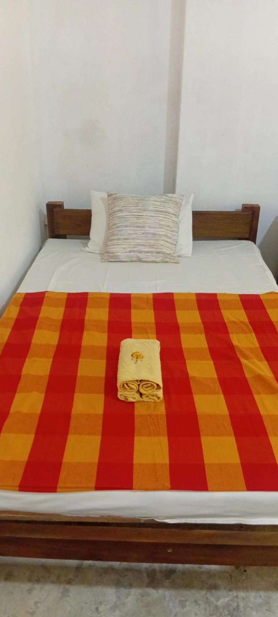 Barefoot Inn Канді Екстер'єр фото